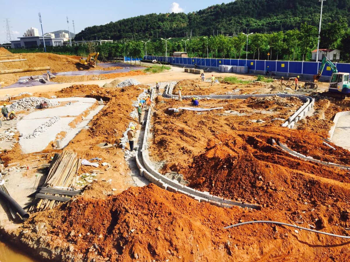 2019年6月15日大沙河生態(tài)長(zhǎng)廊景觀項(xiàng)目綠化工程III 綠化工程